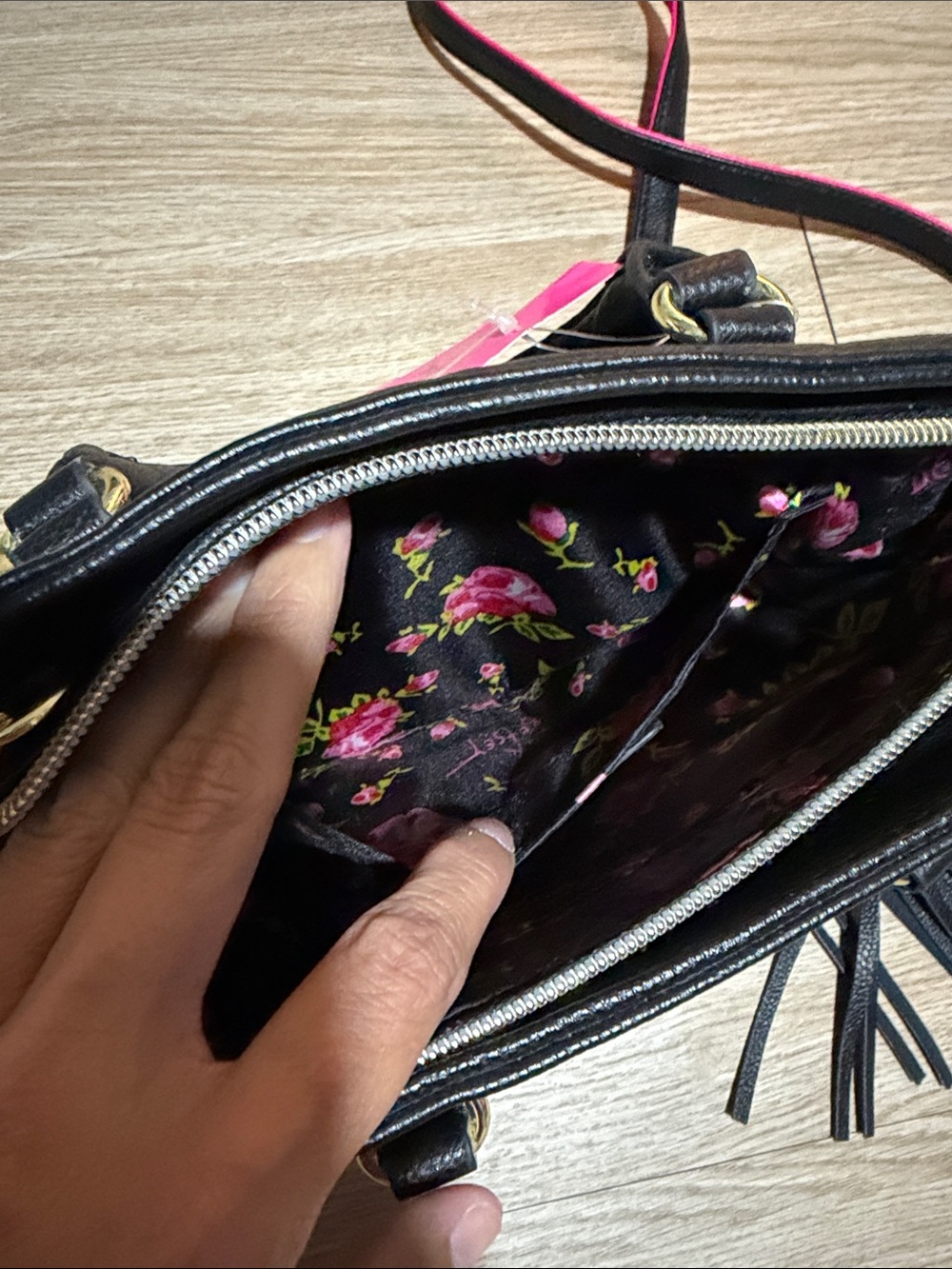 Betsey Johnson Black Cream Sequined Crossbody with Hot Pink Strap & Tassel Star - Picture 12 of 15